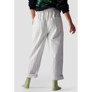 American Eagle Outfitters Striped Light Gray Cropped Pants